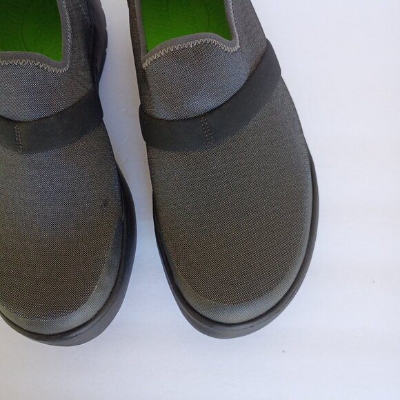Oofos Oomg Low Slip On Shoe Size 10 EUC - Picture 6 of 10